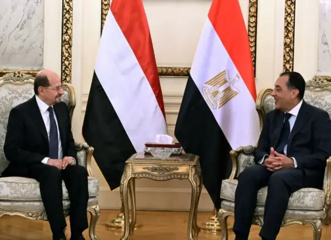 رئيس الوزراء يلتقي نظيره اليمني ويؤكد ثوابت الموقف المصري تجاه الأزمة اليمنية