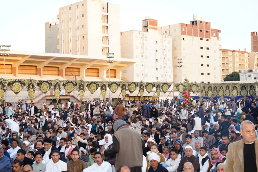 محافظ مطروح يعلن رفع درجة الاستعداد القصوى لاستقبال العيد ٣٠ ساحة و٢٣٠ مسجد للصلاة