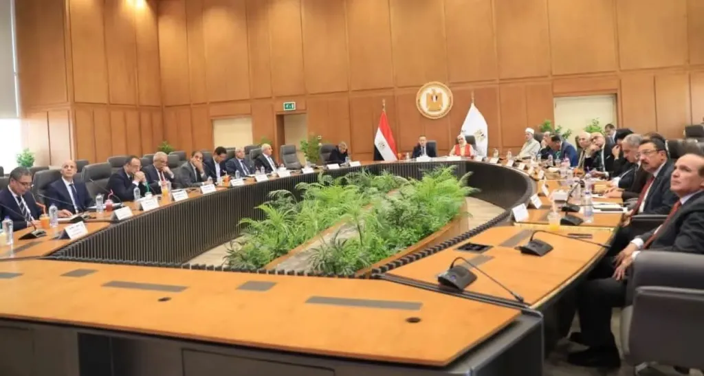 وزير التعليم العالي يوجه بالإسراع بإجراءات تدويل الجامعات المصرية وتصدير التعليم العالي للخارج