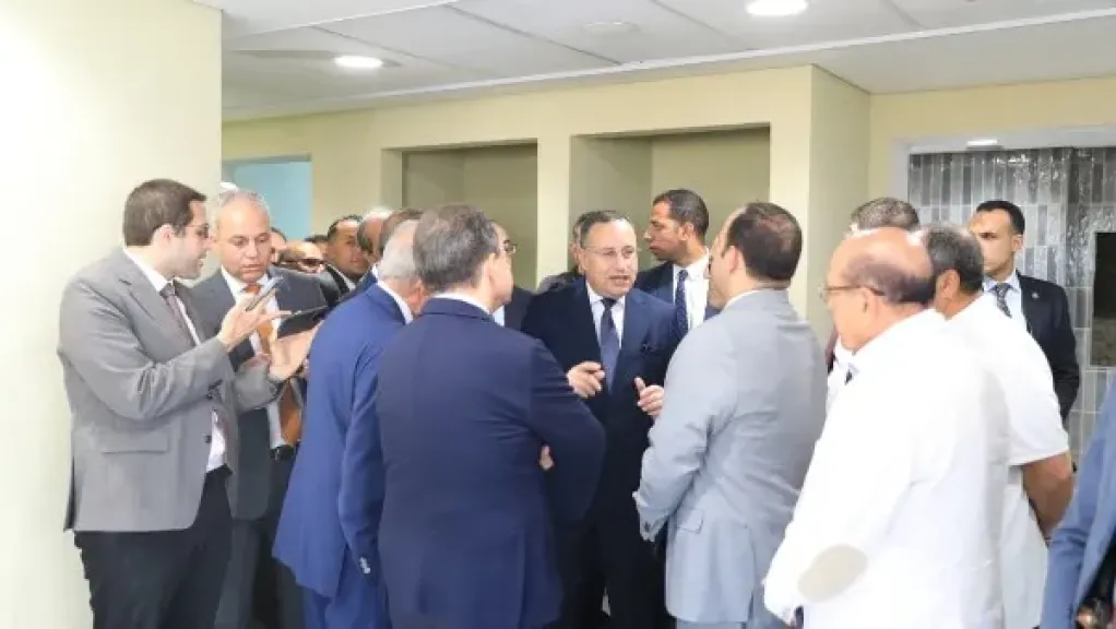 وزير التعليم العالي يتابع إنشاء الجامعة الأهلية الفرنسية بمدينة الشروق.. ويؤكد: صرح تعليمي دولي جديد في مصر
