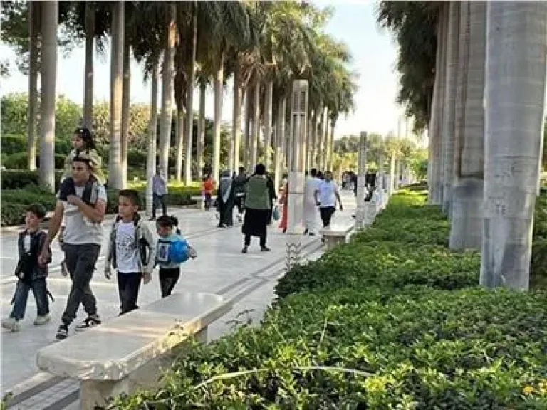 إقبال كثيف على حديقة الأزهر احتفالًا بأول أيام عيد الأضحى المبارك