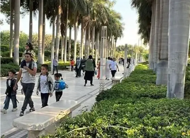 إقبال كثيف على حديقة الأزهر احتفالًا بأول أيام عيد الأضحى المبارك