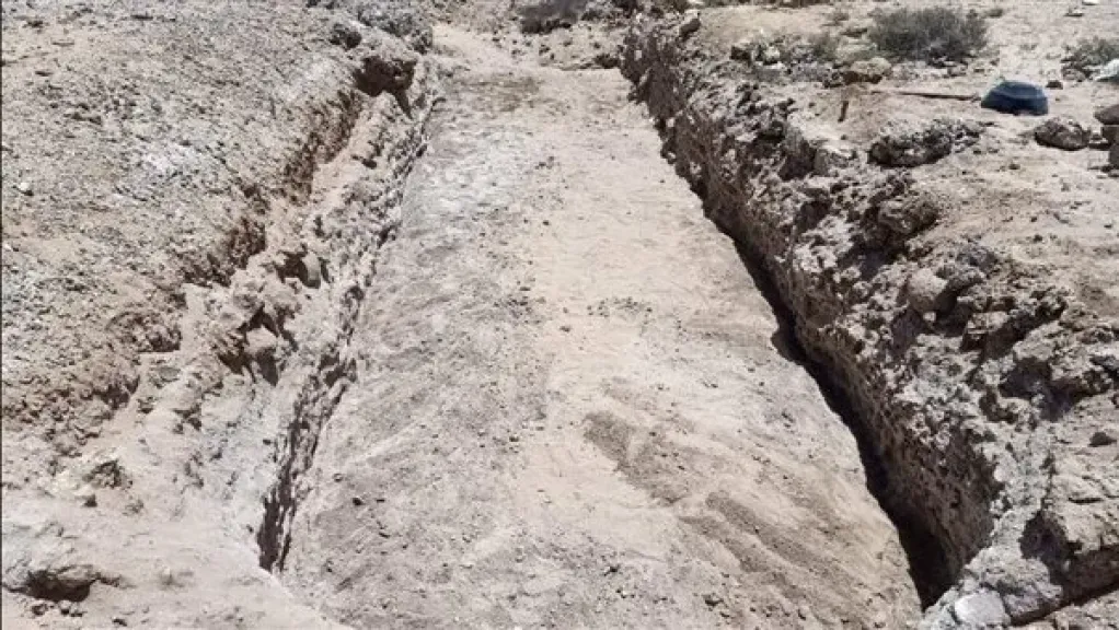 كشف أثري جديد.. مجموعة من صهاريج المياه والمنشآت الخدمية بميناء عيذاب الأثري بحلايب| صور