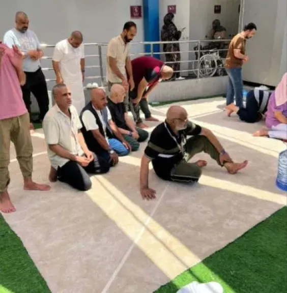 حجاج السياحة يغادرون مشعر منى متعجلين عائدين إلى مكة لأداء طواف الوداع