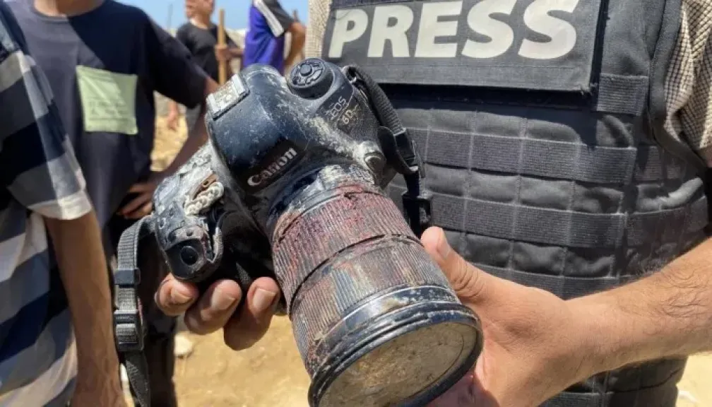جائزة القلم الذهبي لصحفيي غزة.. تكريم دولي لجهود توثيق الحرب تحت النار