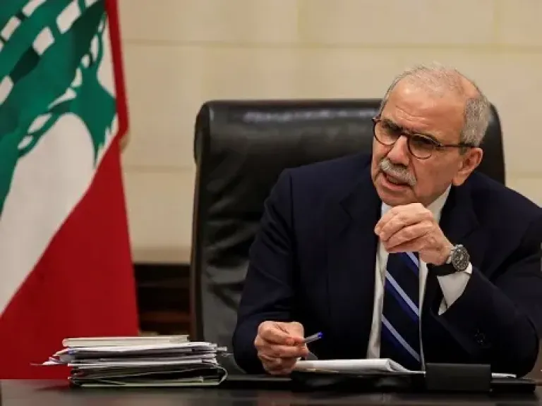 نواف سلام: إسرائيل تحاول محو تاريخ لبنان.. والمفاوضات ليست استسلاما