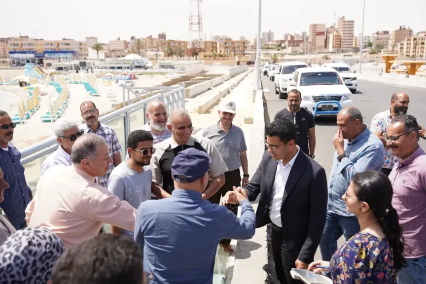 نائب محافظ مطروح يتفقد أعمال الانتهاء من تطوير كوبري روميل والكورنيش الشرقي