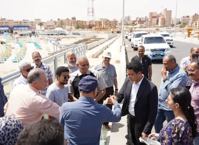 نائب محافظ مطروح يتفقد أعمال الانتهاء من تطوير كوبري روميل والكورنيش الشرقي