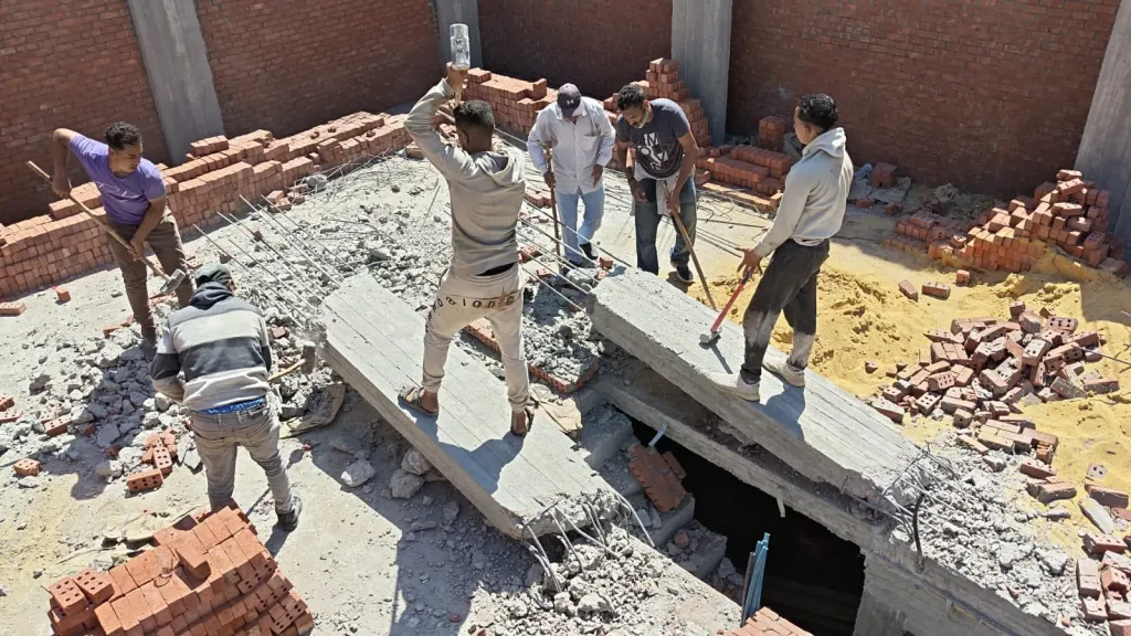تنفيذاً لتكليفات محافظ الإسكندرية..تنفيذ 20 حالة إزالة وإيقاف لأعمال بناء مخالف