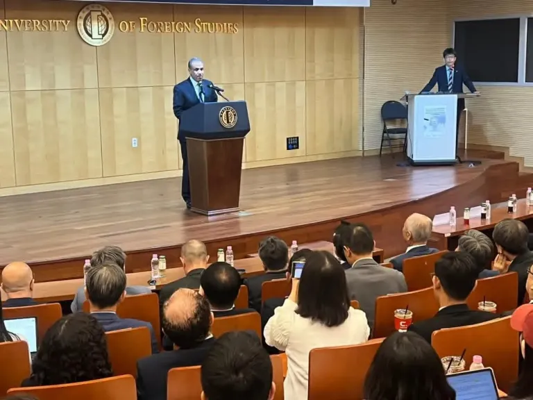وزير الخارجية يلقي محاضرة بجامعة ”هانكوك” الكورية حول السياسة الخارجية المصرية في ظل التحديات الإقليمية والعالمية