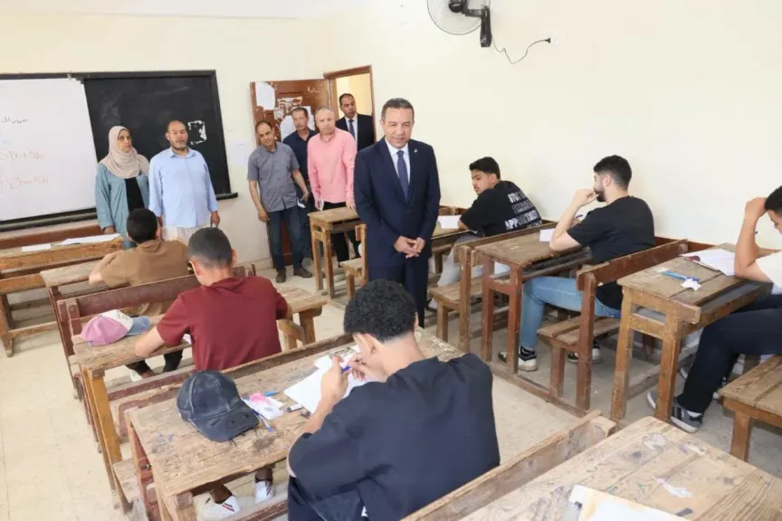 محافظ المنوفية يحيل مدير الادارة التعليمية ببركة السبع ومدير مدرسة الشهيد محمد عمرو البدري الإعدادية بنات لسوء الحالة العامة للنظافة