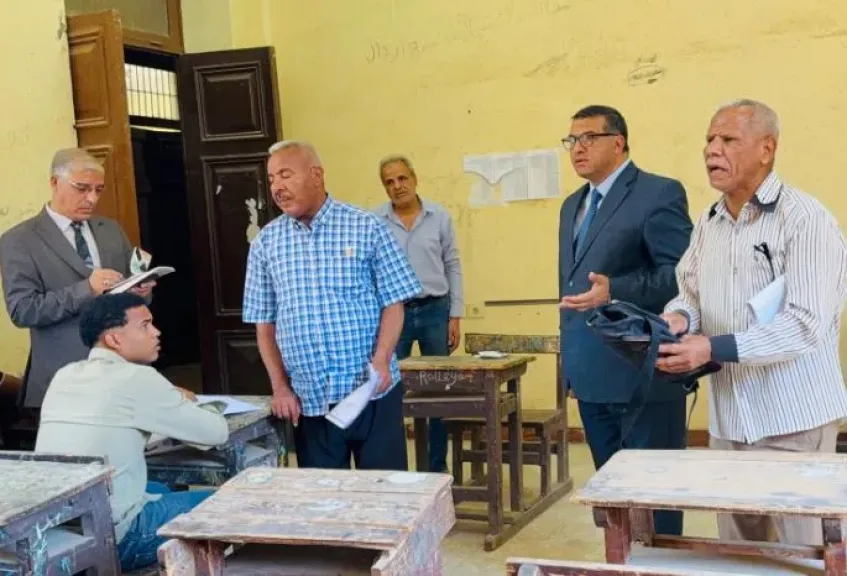 محافظ قنا يحيل 4 ملاحظين ومراقبا بامتحانات الدبلومات الفنية للتحقيق.. ما القصة؟