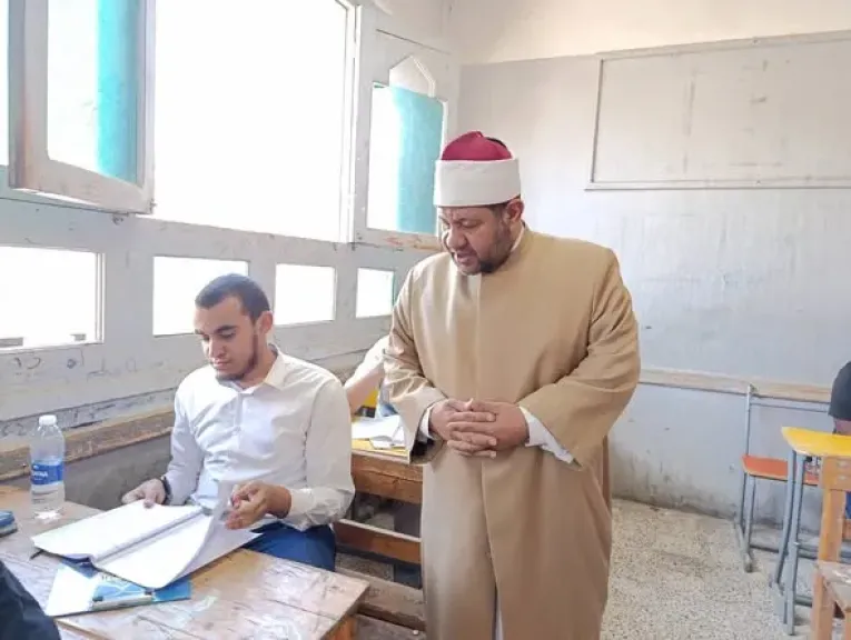 رئيس منطقة أسوان الأزهرية: لا شكاوى من الطلاب حول ورقة امتحانات الثانوية