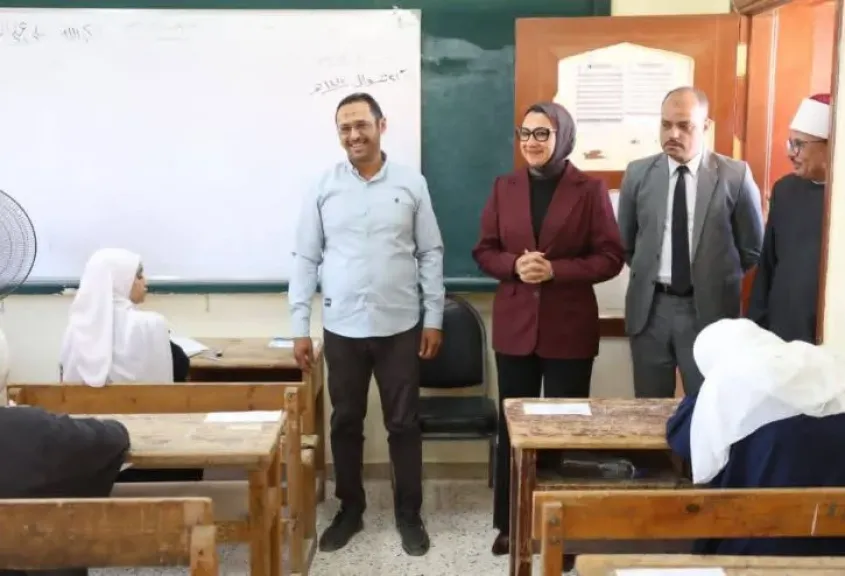 محافظ الوادي الجديد توجه بتوفير مبردات تهوية ببعض لجان امتحانات الشهادة الثانوية الأزهرية