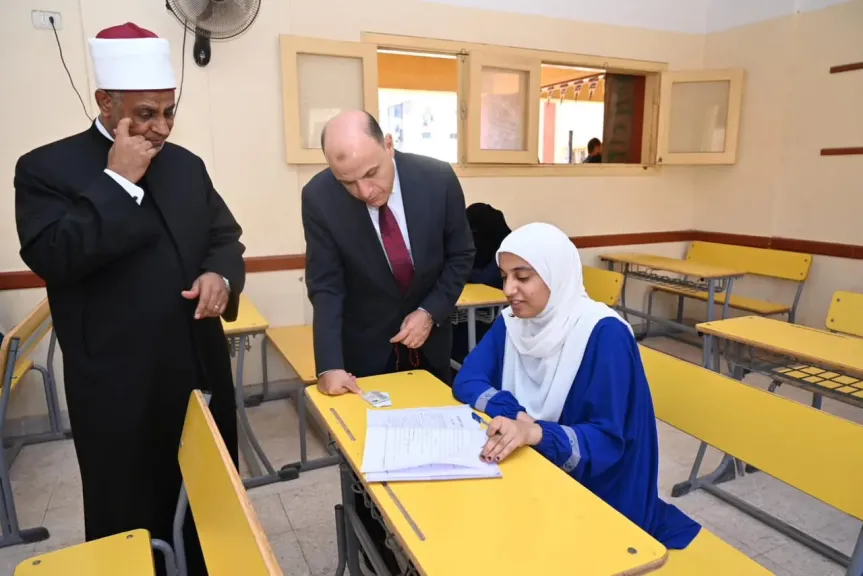 في أول أيام انطلاق امتحانات الثانوية الأزهرية للشعبة الأدبية.. محافظ الغربية يتفقد اللجان بمدينة طنطا