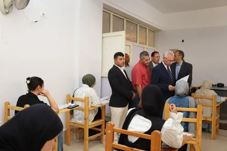 رئيس جامعة المنيا يتفقد امتحانات كلية الطب البيطري ويؤكد الالتزام بمعايير الجودة