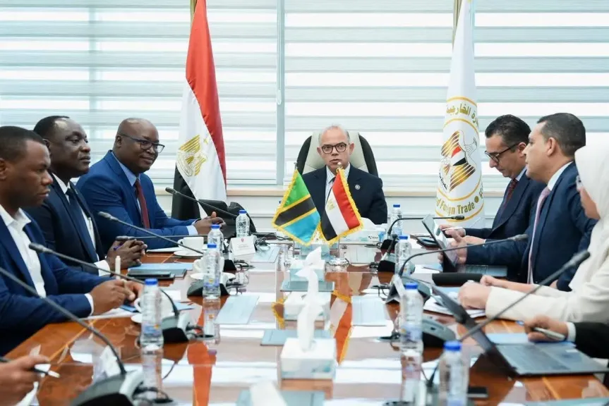 وزير الاستثمار يلتقي نائب وزير الصناعة والتجارة التنزاني لبحث تعزيز التعاون التجاري والاستثماري بين البلدين