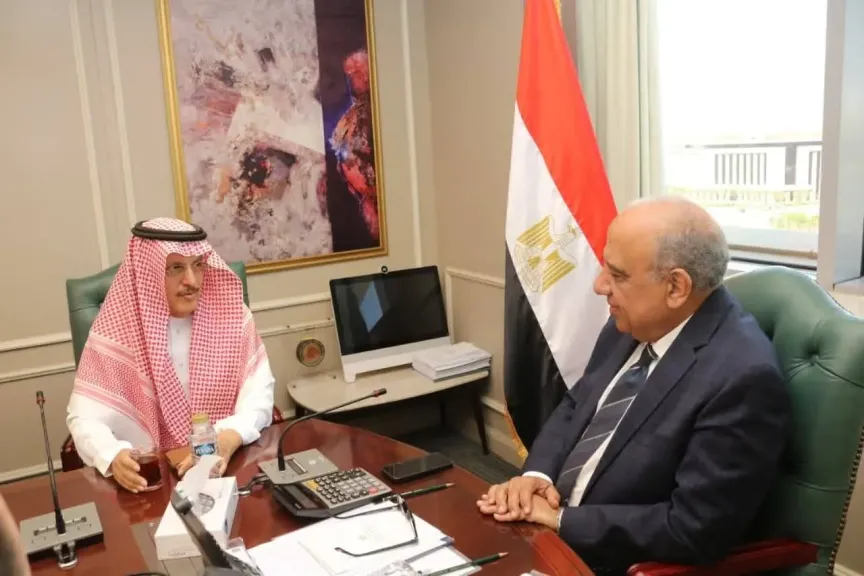 وزير الكهرباء يبحث مع شركة ”أكوا باور” السعودية أوجه التعاون والعمل المشترك