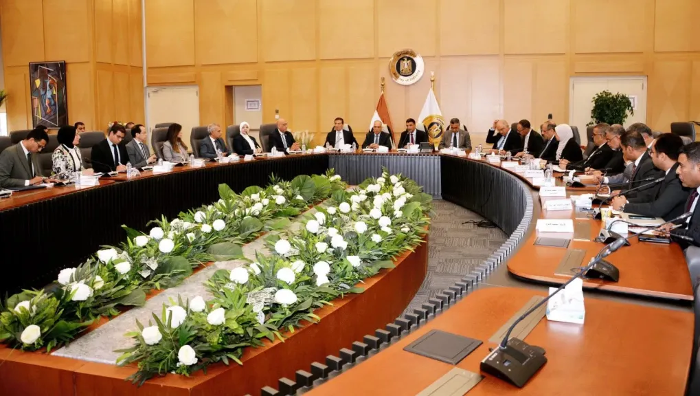 الحكومة تتحرك لضبط البصمة المائية.. لجنة مشتركة لتقييم الصناعات الغذائية وترشيد استهلاك المياه
