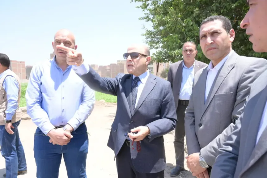 من قلب شوارع المحلة الكبرى.. محافظ الغربية يتابع الخدمات ميدانيًا