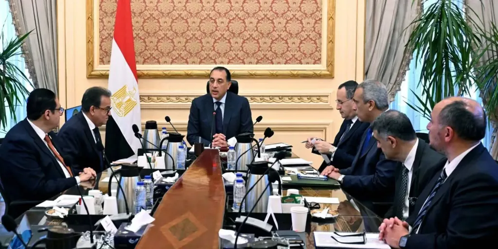 رئيس الوزراء يتابع مستجدات الموقف التنفيذي لمستشفى ”500 500”