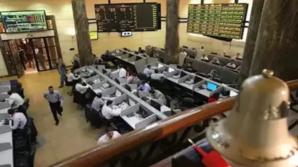 الحكومة تتقدم بقيد الشركة المصرية لإنتاج الألكيل بنزين الخطي بالبورصة