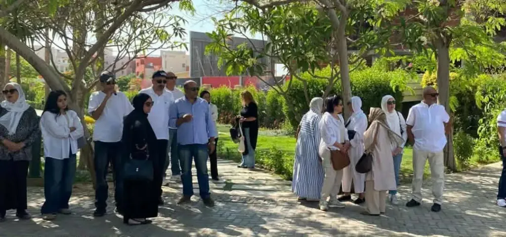 طبقا لوصيته.. اللون الأبيض يسيطر على مشيعي جنازة الراحل محمد مرزبان