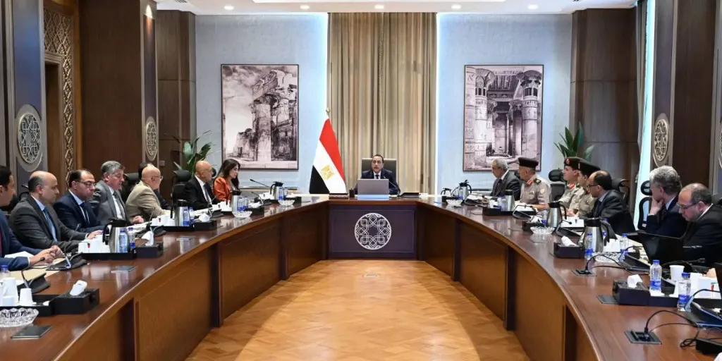 رئيس الوزراء يواصل متابعة استعدادات بدء تنفيذ المرحلة الثانية من المبادرة الرئاسية ”حياة كريمة”