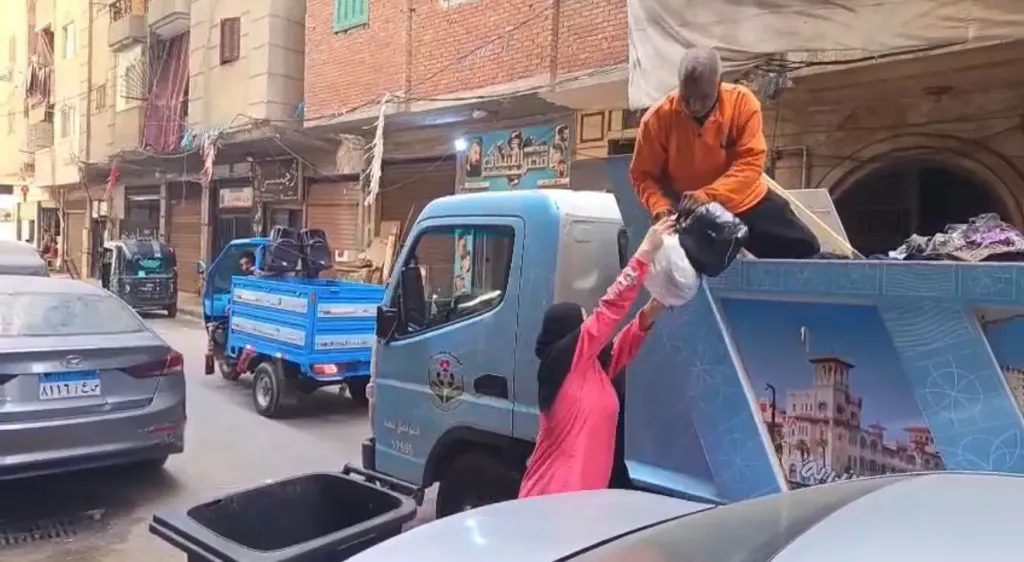 محافظ الإسكندرية: رفع نحو ٧٨ ألف طن مخلفات صلبة منذ بداية يونيو في إطار الارتقاء بمنظومة النظافة