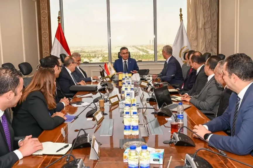 وزير التموين يبحث مع شركة فودافون مصر التعاون في تنفيذ مشروع “CARRY ON”