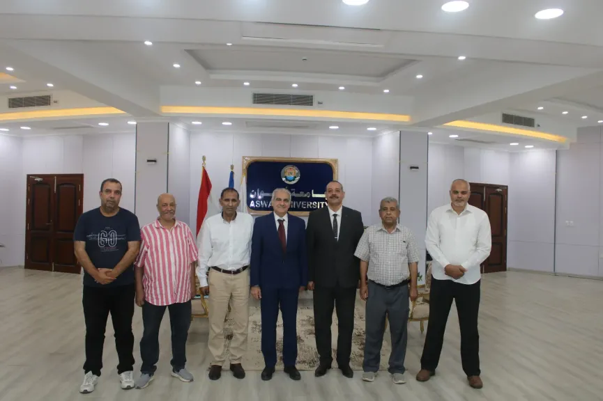 جامعة أسوان تعزز شراكاتها مع القطاع الصناعي.. تدشين موقعين جديدين لدعم التنمية الزراعية