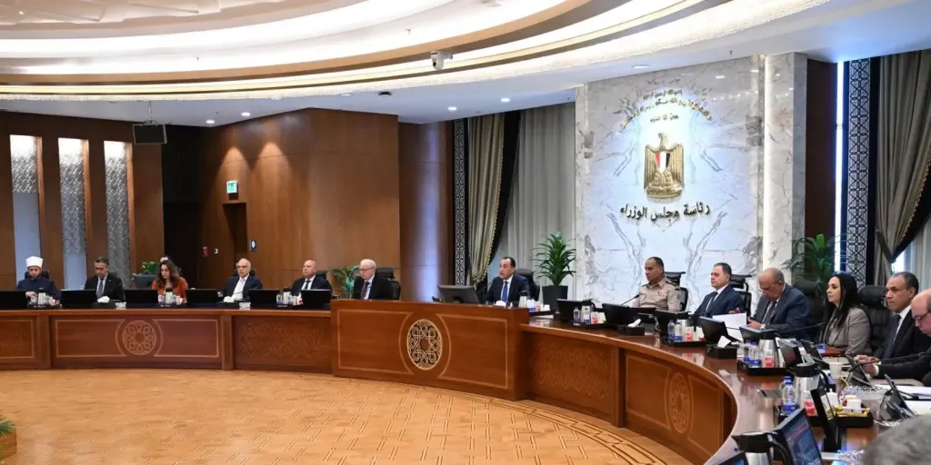 مدبولي يهنىء فخامة الرئيس والشعب المصري بمناسبة الذكرى الثالثة عشرة لثورة 30 يونيو