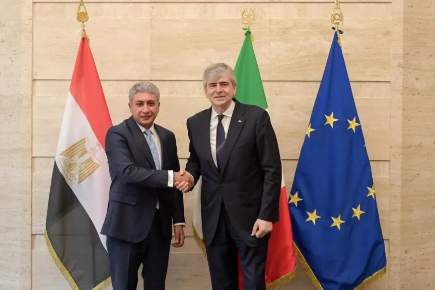 وزير السياحة والآثار يلتقي نظيره الإيطالي لبحث تعزيز التعاون المشترك