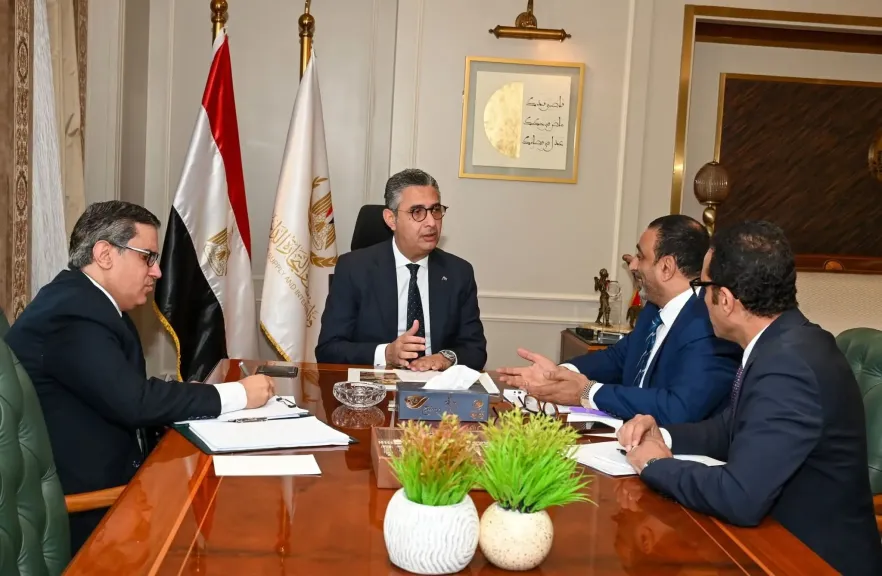 وزير التموين يبحث مع رئيس غرفة صناعة الحبوب تطوير منظومة المطاحن