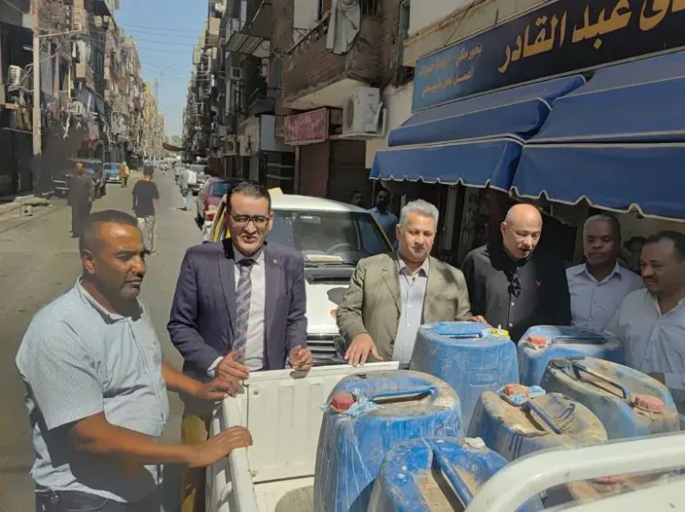 حملات رقابية للتأكد من توافر المواد البترولية بمحطات الوقود في الأقصر