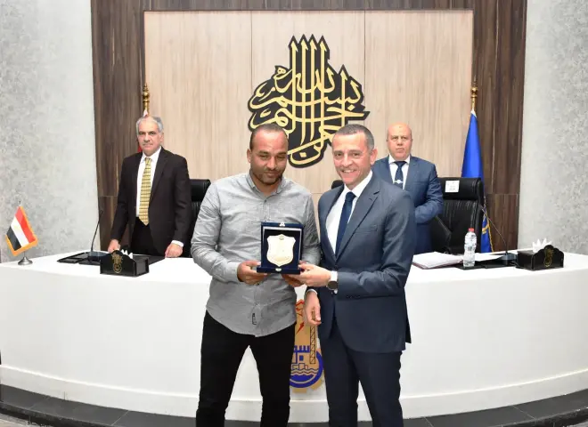 رئيس جامعة أسوان يشارك في المجلس التنفيذي للمحافظة ويؤكد دعم الجامعة لجهود التنمية المستدامة وتحسين جودة الحياة