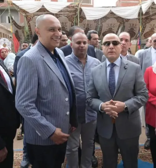 محافظ الغربية يتابع القافلة الطبية بعزبة صبح بمركز سمنود ويعلن تقديم الخدمة لـ1711 مواطنًا