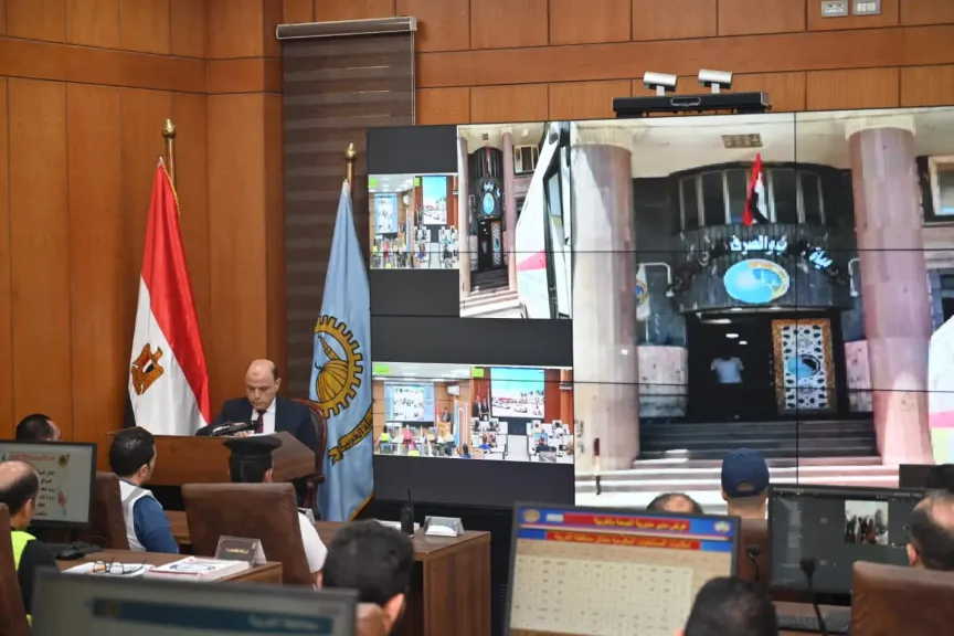 من قلب مركز سيطرة الشبكة الوطنية.. محافظ الغربية يتابع محاكاة إدارة الأزمات ويطمئن على جاهزية الاجهزة
