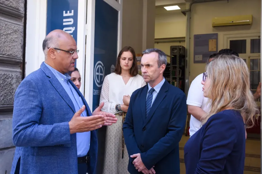 في إطار التعاون بين الإسكندرية والقنصلية الفرنسية..المحافظ يزور مركز الدراسات السكندري/ الفرنسي