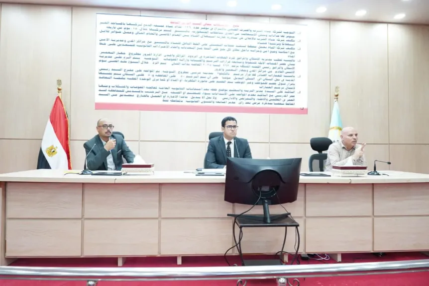تنفيذاً لتوجيهات محافظ مطروح.. نائب المحافظ يؤكد لقيادات الصف الثاني الإسراع في تنفيذ المشروعات وتحسين الخدمات