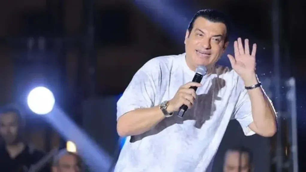 إيهاب توفيق يواصل نشاطه الصيفي بجولة غنائية في تونس
