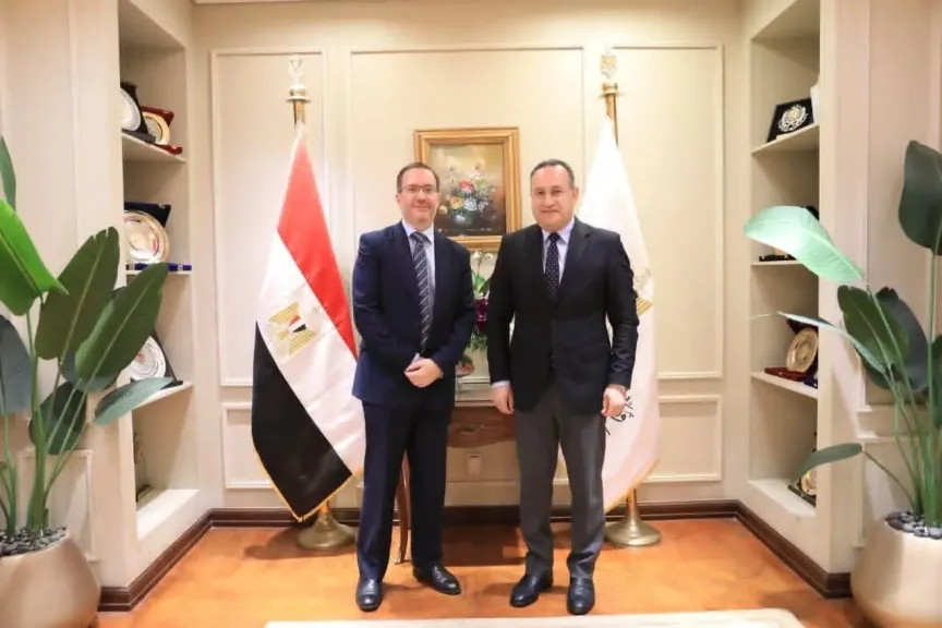 وزير التعليم العالي يبحث سبل تعزيز التعاون مع سفير بريطانيا