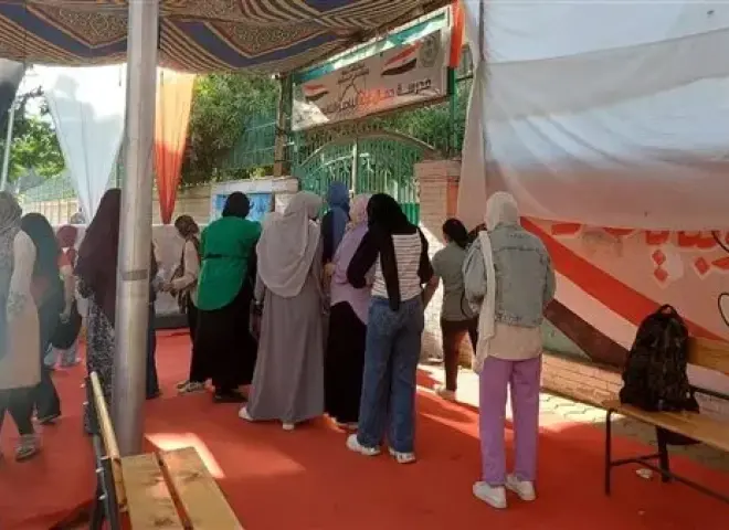 حالة ولادة داخل لجنة ثانوية عامة بالدقي أثناء امتحان اللغة الإنجليزية
