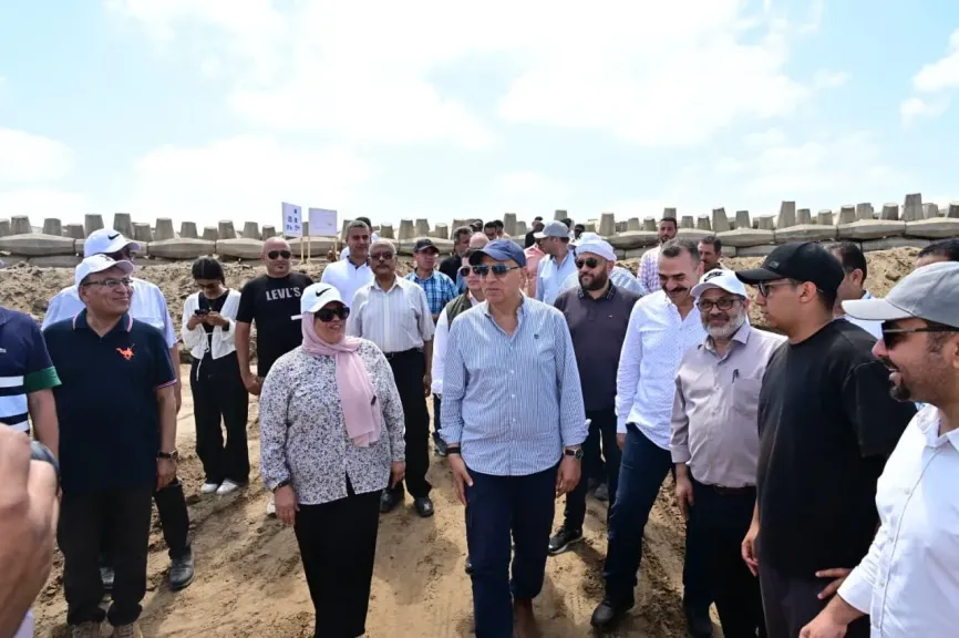 وزير الري يتابع الموقف التنفيذي لمشروع حماية الشواطئ عند حائط رشيد بمحافظة كفر الشيخ