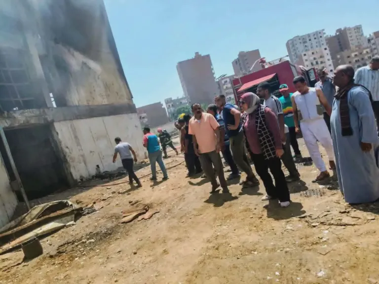 اندلاع حريق في تانكات زيت داخل مبنى قديم بمصنع الهدرجة في سوهاج