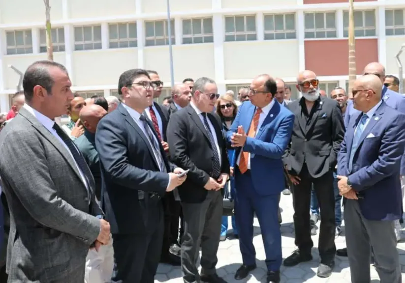 وزير التعليم العالي ورئيس جامعة العاصمة يفتتحان ويتفقدان عددا من المشروعات التعليمية والطبية
