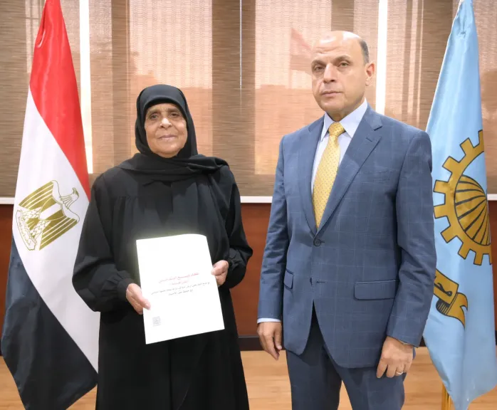 محافظ الغربية يُسلّم 24 عقد تقنين لأراضي أملاك الدولة ويؤكد استمرار التيسيرات لتسريع إنهاء الملفات