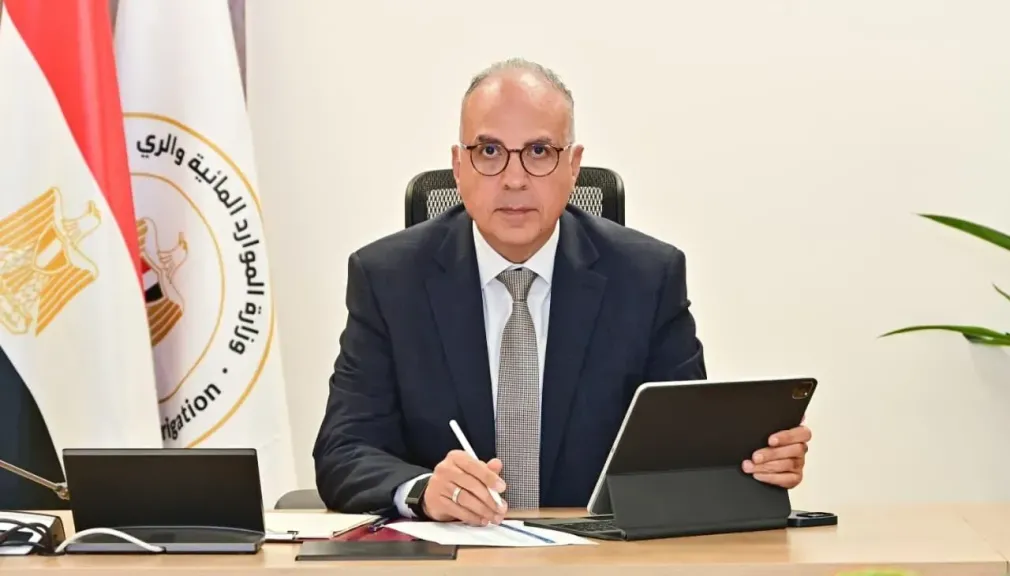 وزير الري يستعرض آليات إدارة القناطر الكبرى ونقل خبرات كبار المهندسين للأجيال الجديدة