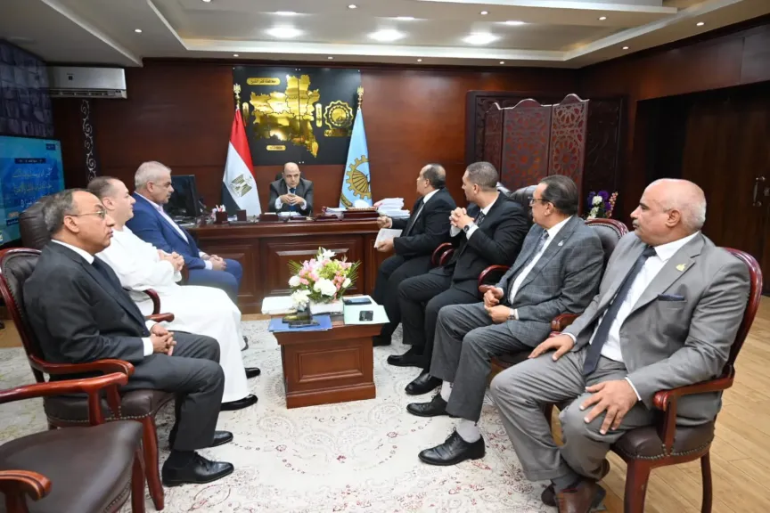 محافظ الغربية يلتقي أعضاء مجلسي النواب والشيوخ لبحث مشكلات الدوائر