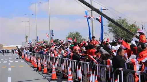 وصول منتخب مصر مطار العلمين الدولي.. والجماهير تحتشد لاستقباله